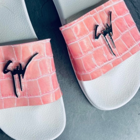 BNIB pink crocodile logo slides